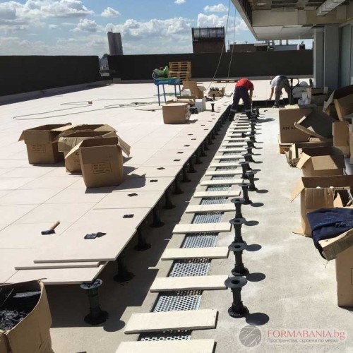 Lizabar adjustable spacers for raised floors