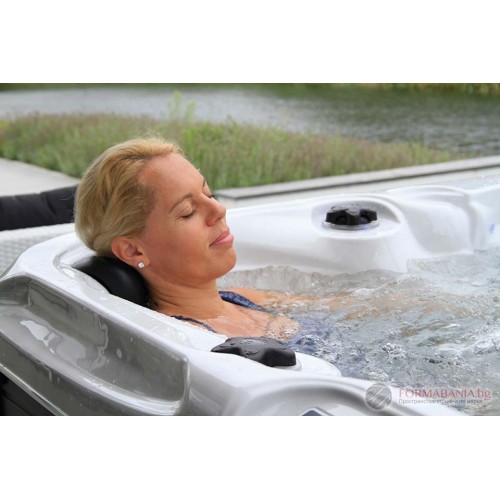 Jacuzzi Passion Spa Flame, 5 places, color Sterling White (white and gray)